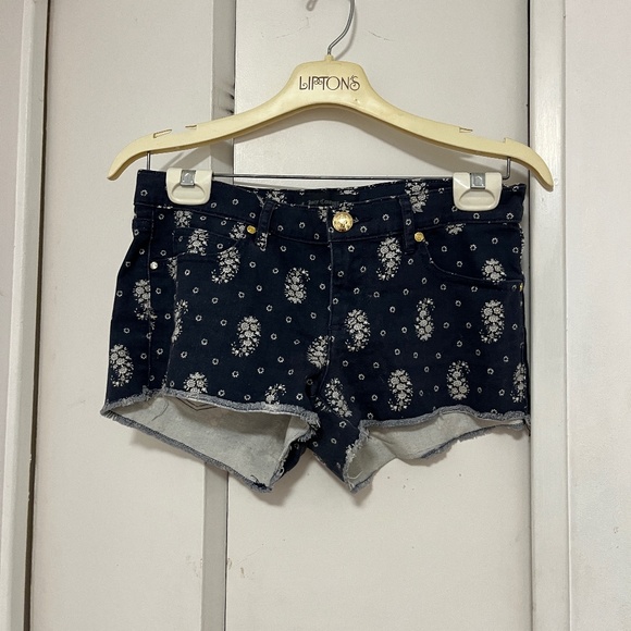 Juicy Couture Floral Denim Micro Denim Shorts Cutoffs Size 27 - Picture 1 of 4